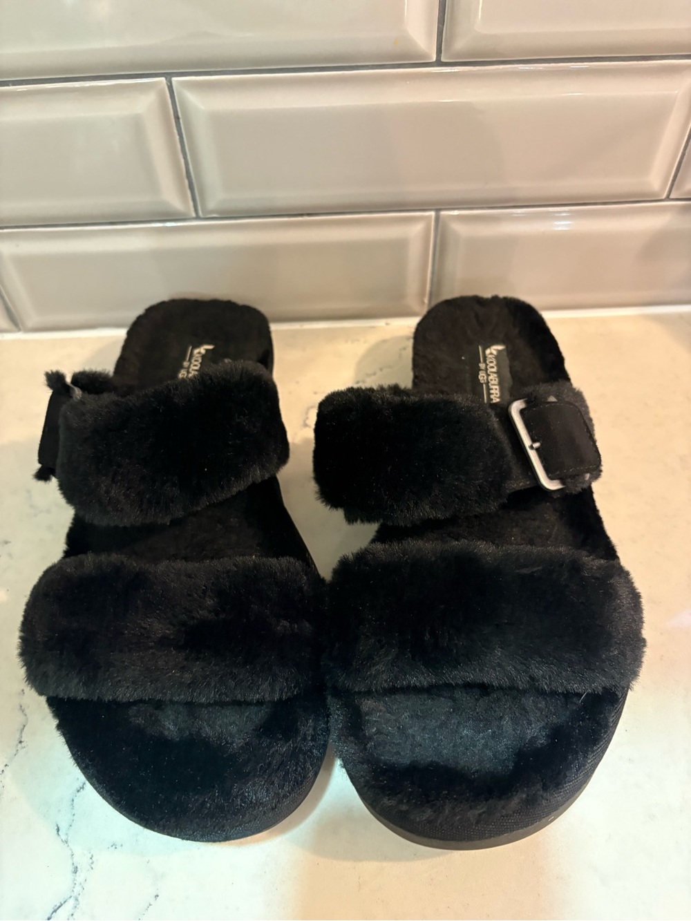 UGG Koolaburra Furr-Ah Faux Fur Black Open Toe Slippers Women's Size 8 US